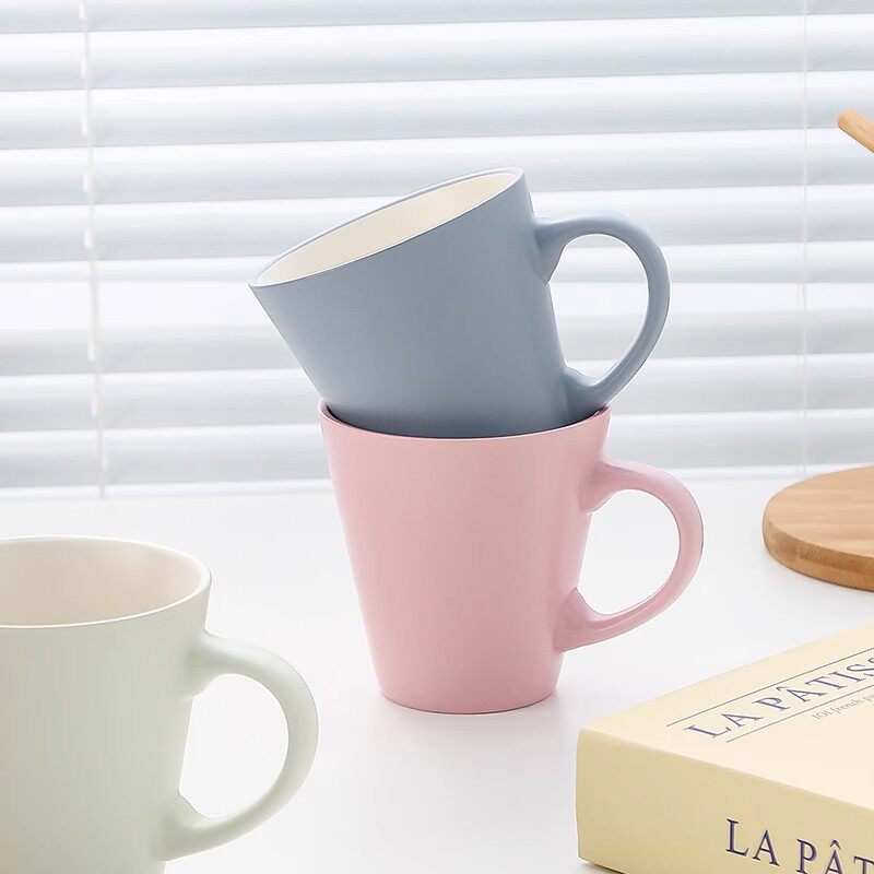 ins北欧简约哑光纯色粉马克杯咖啡杯少女心茶水杯子陶瓷杯带盖勺 - 实物图