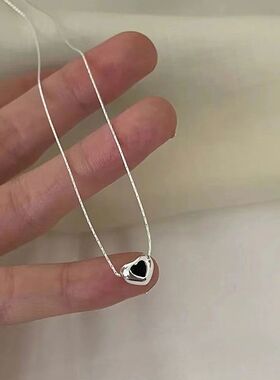 韩国ins复古黑色爱心项链女通体轻奢小众精致锁骨链潮
