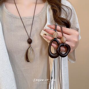 长款 高级感度假风个性 毛衣链 简约木头吊坠项链女2025新款 新中式