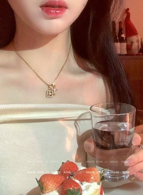 小幸运!十字吊牌项链女轻奢小众2025秋冬锁骨链气质高级感毛衣链