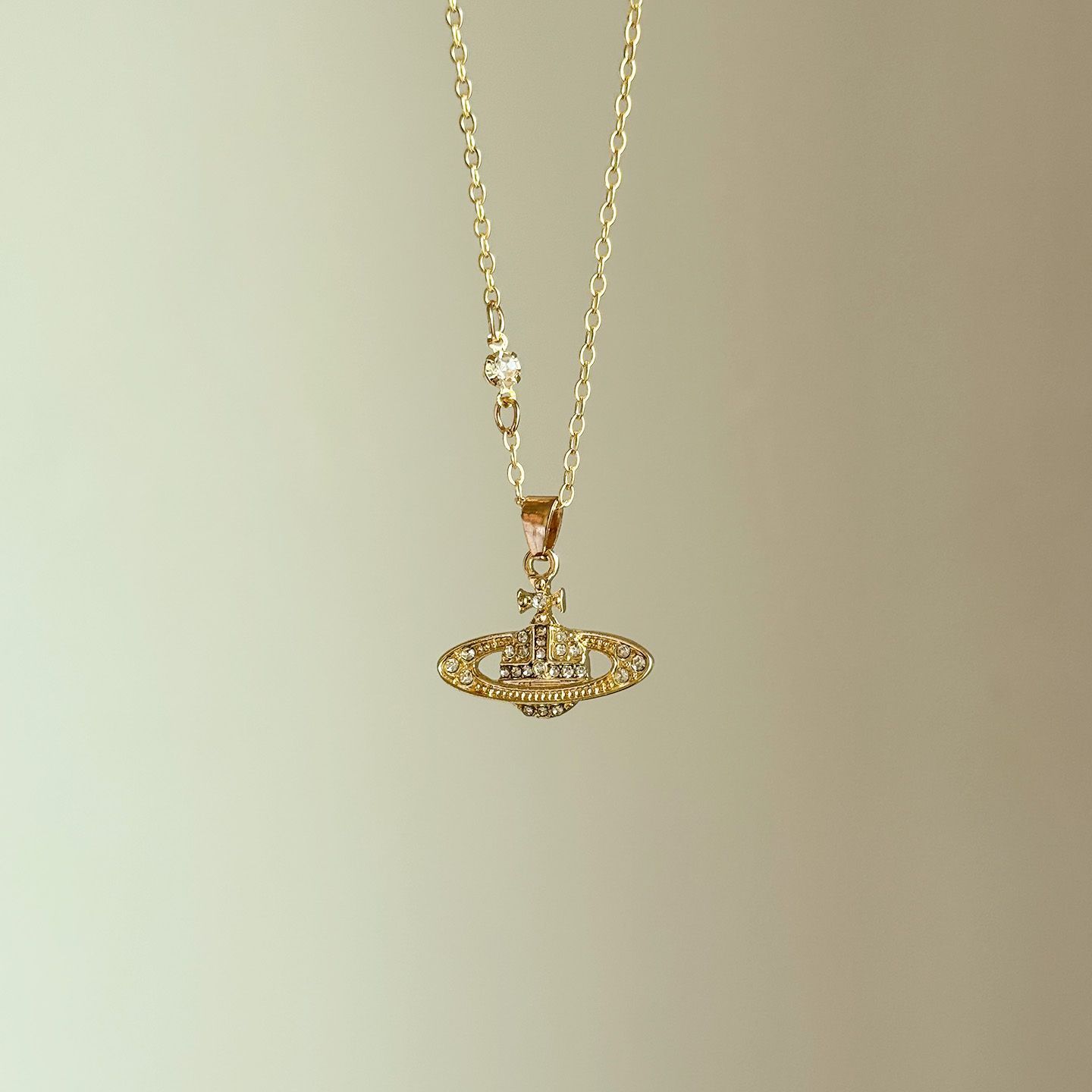 土星项链高级感轻奢小众锁骨链项链女款毛衣链2025新款配饰