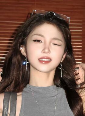 耳夹无耳洞超显脸小ins风微镶十字架吊坠耳钉女小众时尚气质耳坠