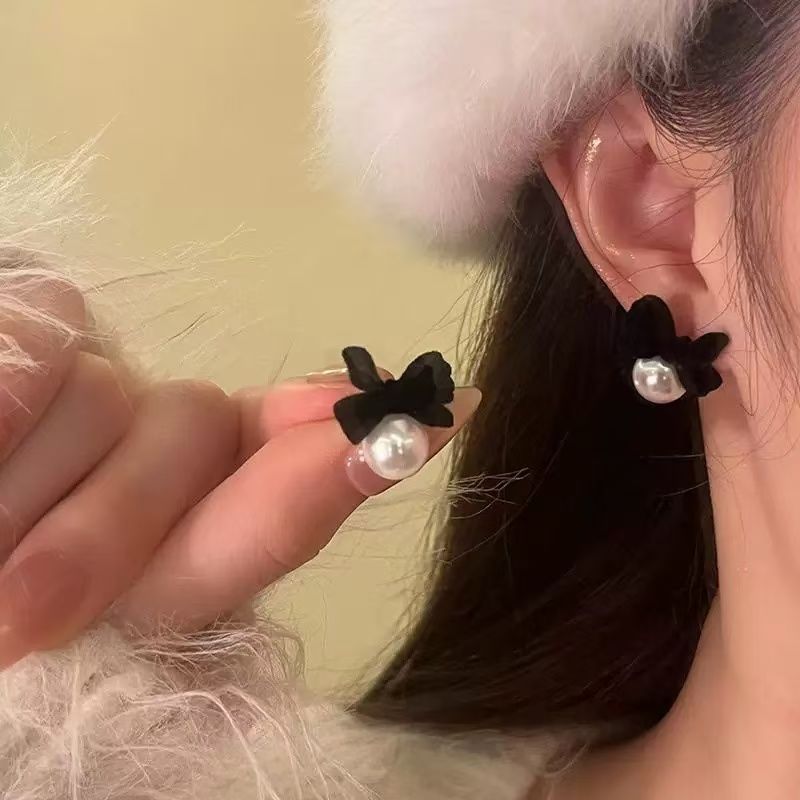秋冬珍珠黑丝绒蝴蝶结耳夹24新款