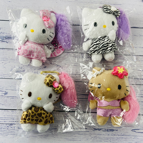 日本NIC三丽鸥kitty挂件毛绒爱心扣高校hellokitty黑皮