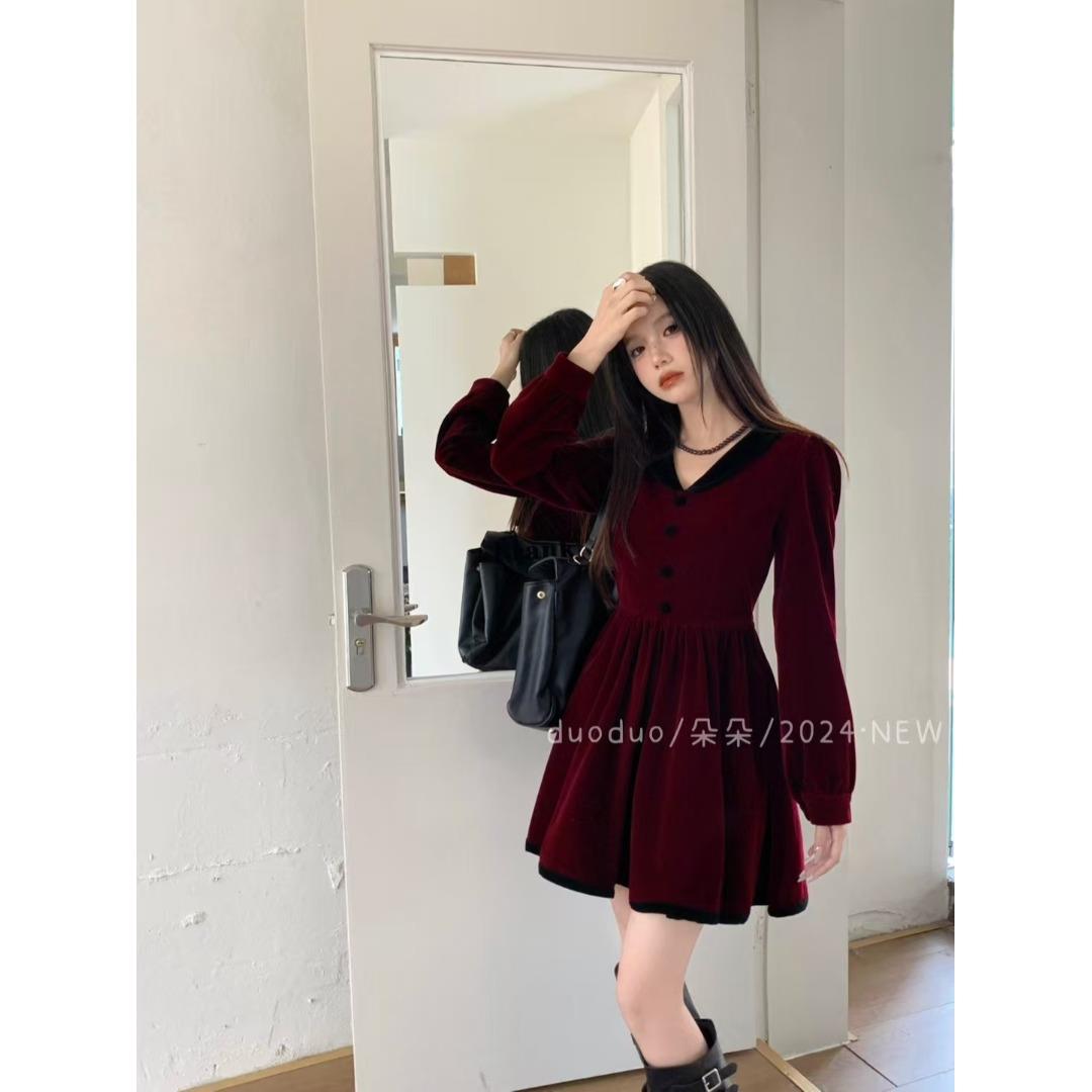 RIERA法式赫本风高级感红色丝绒连衣裙女春装新年战袍晚礼服收腰