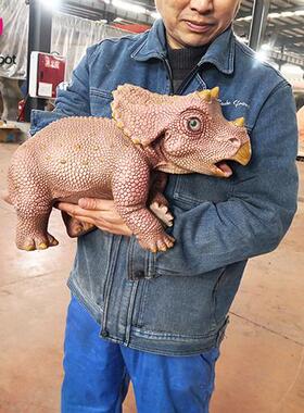 仿真恐龙手偶硅胶三角龙手偶模型玩具商场活动表演互动氛围道具