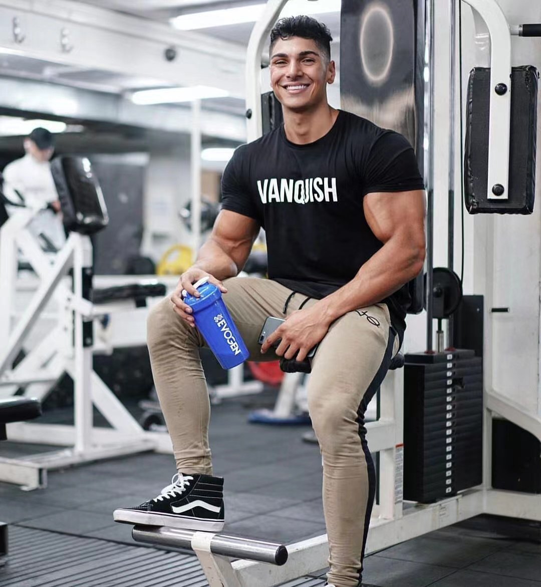 少量现货 英国vanquish fitness男士健身训练运动修身小脚长裤vq
