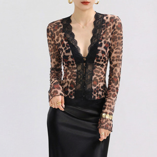 豹纹深v低胸网纱上衣女高级感透明花边蕾丝性感T恤设计感打底衫薄