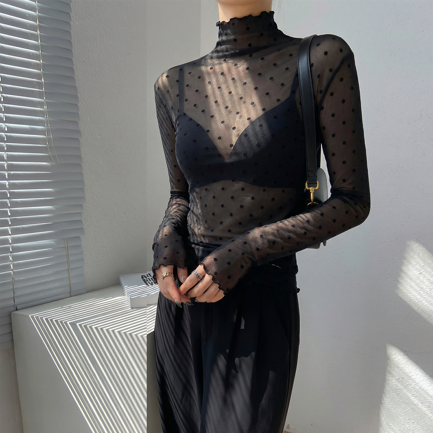 黑色高领波点蕾丝打底衫女叠穿内搭绝美2026新款透视网纱高端上衣,女装/女士精品,蕾丝衫/雪纺衫,淘宝优惠券,粉丝福利购,淘宝优惠卷