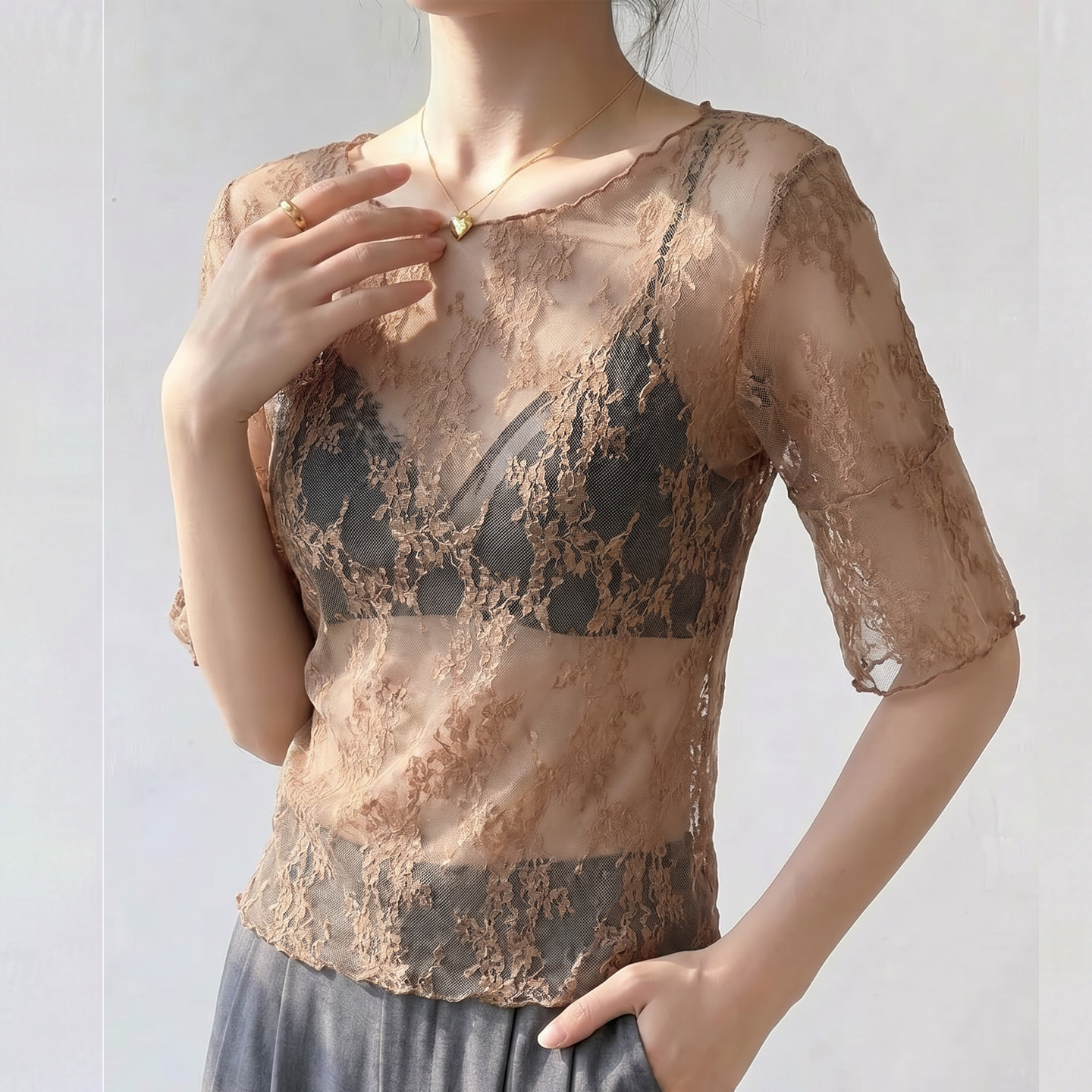 咖色蕾丝短袖上衣女夏2026新款高级感绝美喇叭袖镂空薄款网纱t恤
