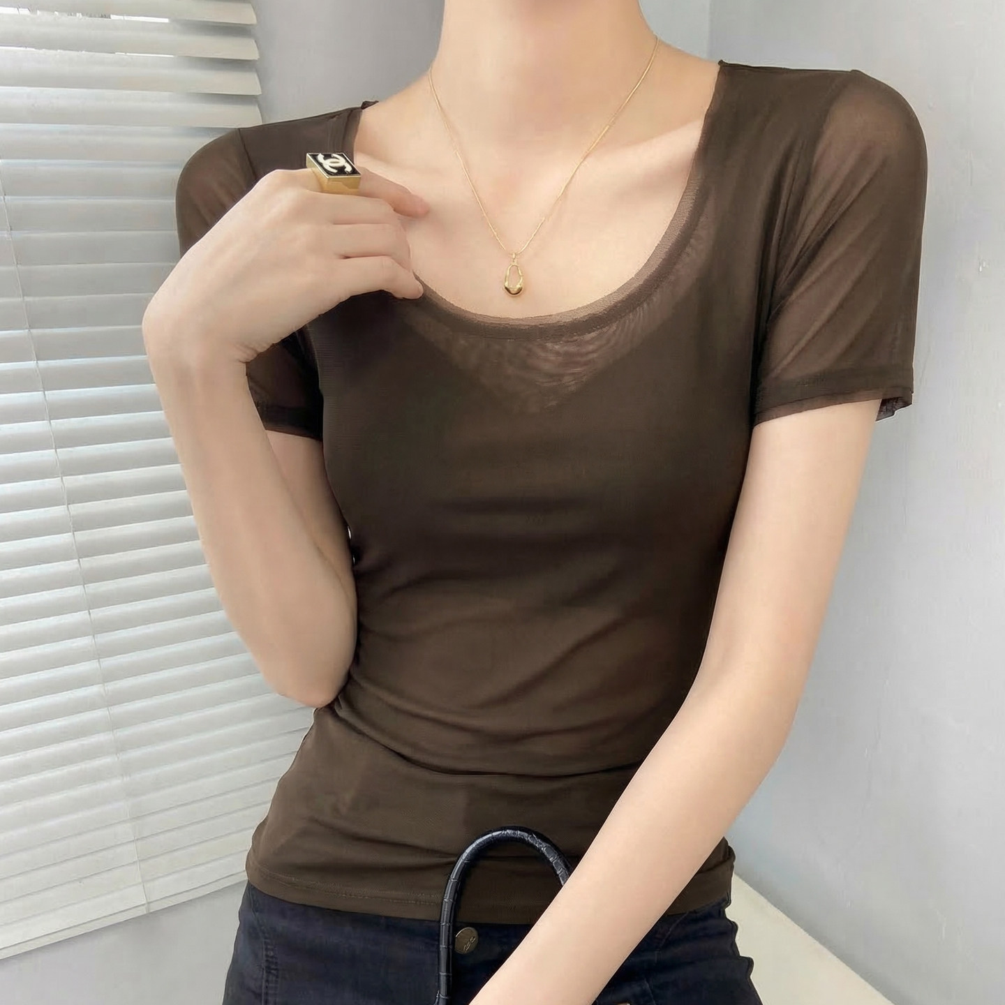 咖色大领口短袖t恤正肩修身设计感蕾丝双层网纱上衣女轻奢高级感