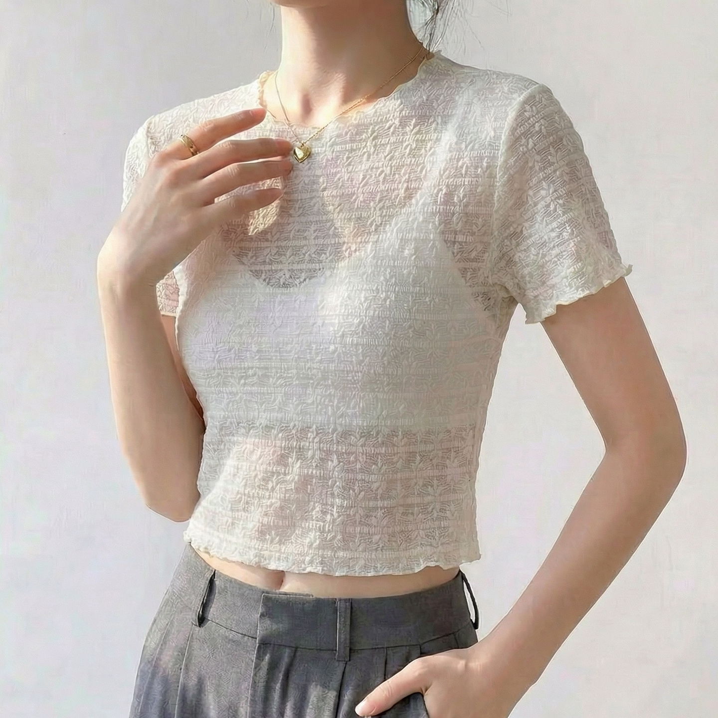 杏色蕾丝网纱打底衫女圆领花边微透内搭夏外穿高级感短款短袖t恤