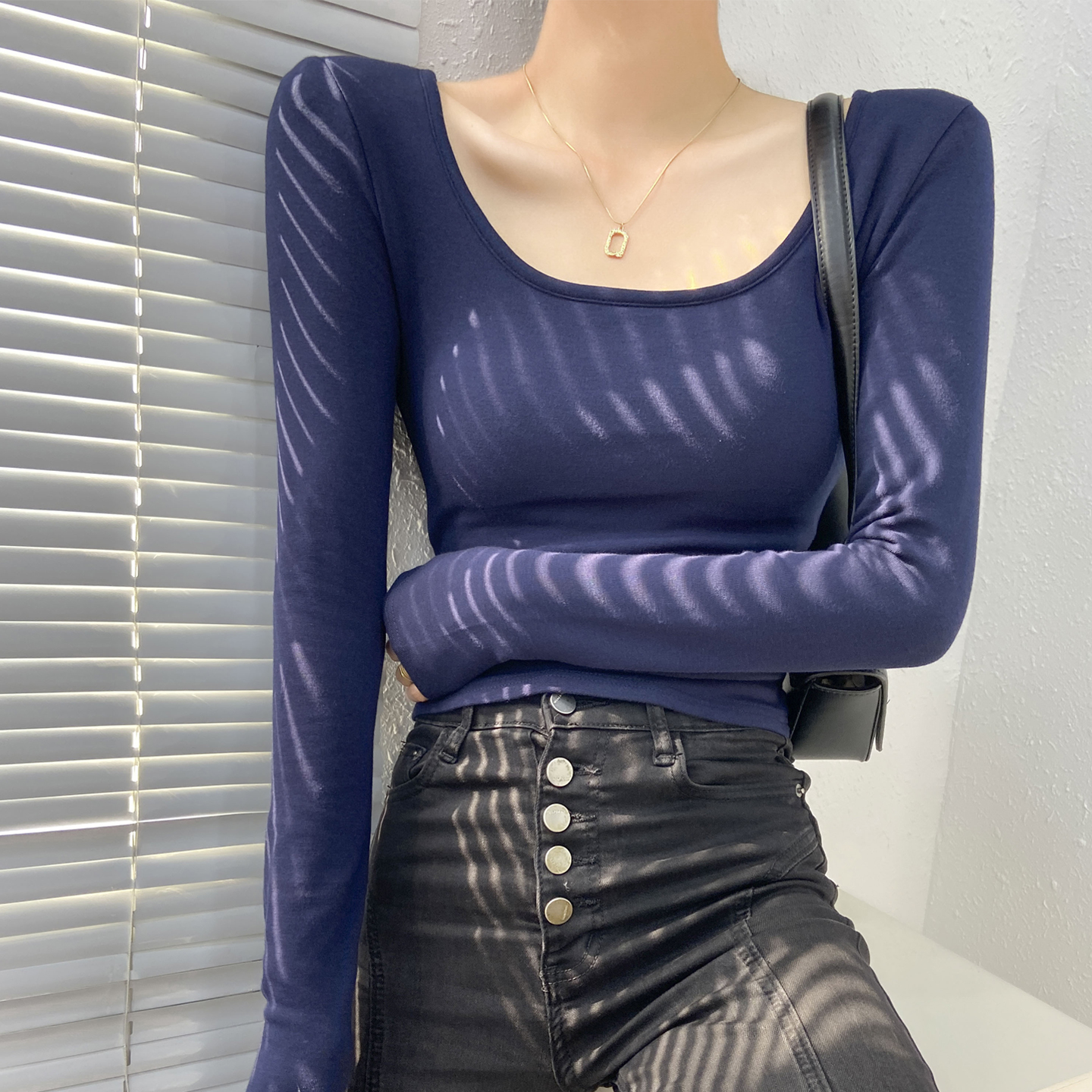 方领加绒打底衫女带胸垫蓝色加厚