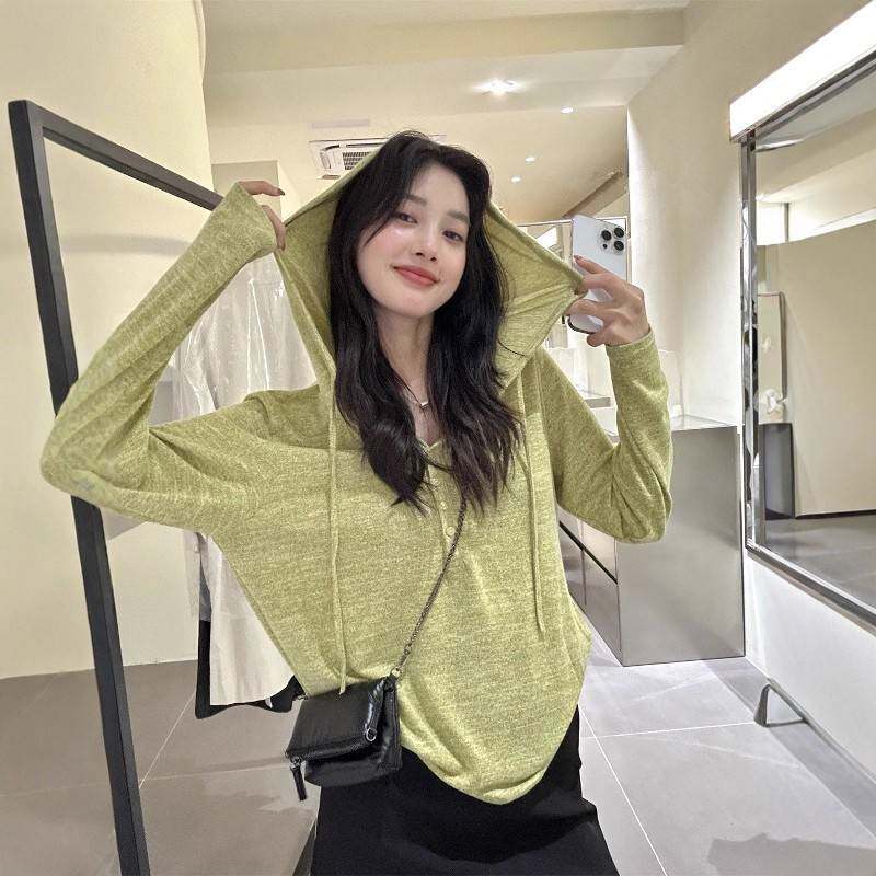 慵懒松弛感绿色连帽长袖T恤女春季薄款休闲针织卫衣宽松显瘦上衣
