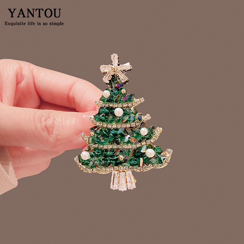 圣诞节胸针高档女气质水晶树别针高级感胸花衣服配饰创意新年礼物