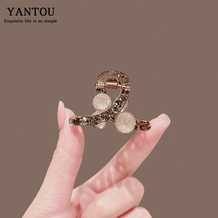 高级感小抓夹半扎发量少鲨鱼夹又字少发量亮钻小发抓公主头发夹