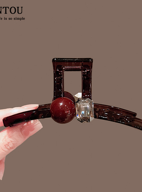 韩国高级感秋冬复古显白安哥拉红球球水晶方钻闪闪发夹后脑勺抓夹