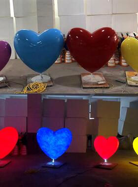 爱心造型摆件玻璃钢心形气球糖果雕塑商场园林景观网红打卡装饰品