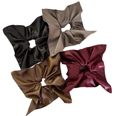 1pc New leather heart-shaped square scarf with large intesti