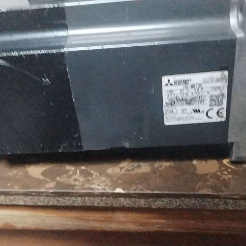适用伺服电机HG-MR73B，工业设备，外观有使用痕迹，议价