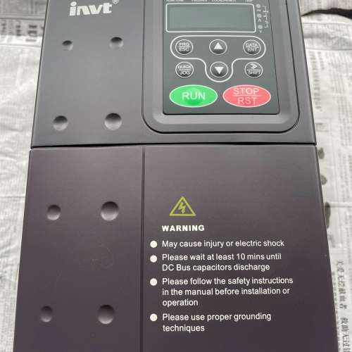 适用5.5kw变频器一台，che100-5r5g/7r议价