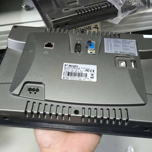 适用维控触摸屏PI3102H，10寸，实物拍摄，成色如图。功能完议价