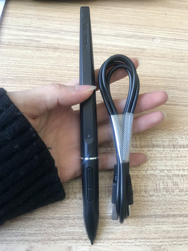 PE330 数位屏手绘屏绘画板 数位笔 压感笔 充电笔 电磁在类目 电脑硬件/显示器/电脑周边, 手写输入/绘图板中 - 来自Buy2taobao.com提供专业的淘宝代购服务