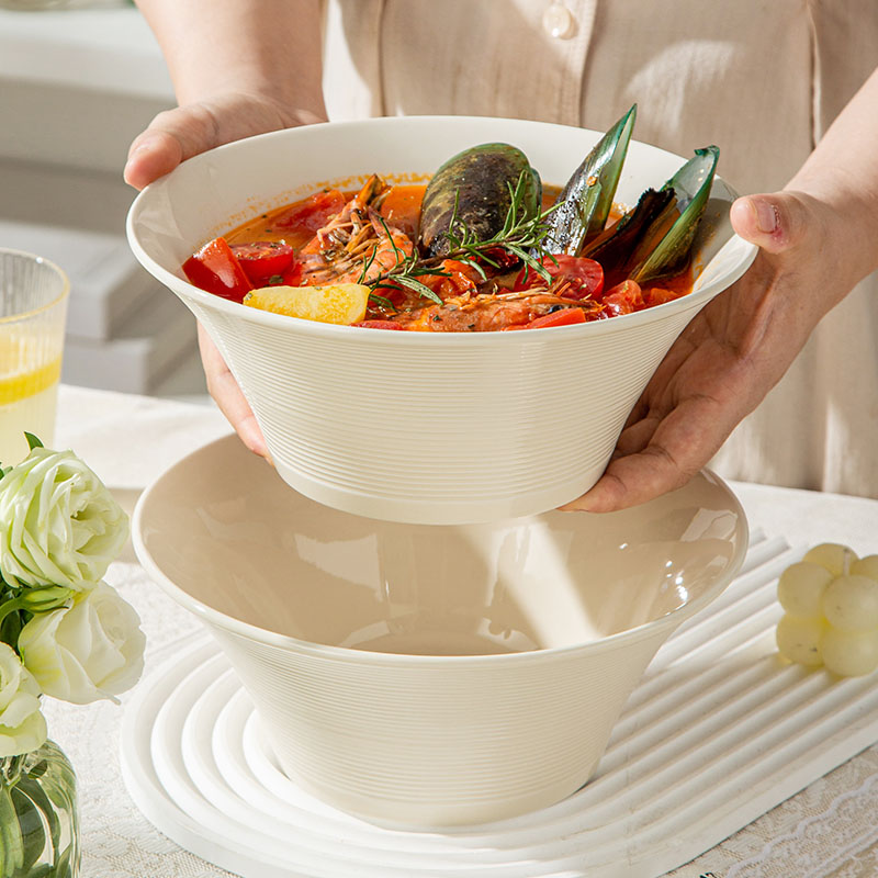 奶油风汤碗家用2025新款高颜值陶瓷汤面碗大号斗笠碗吃面条拉面碗
