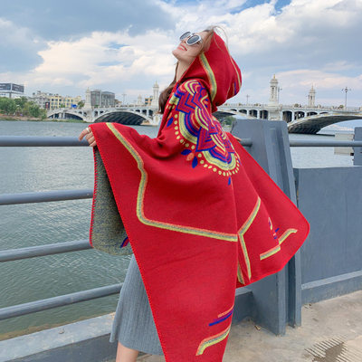 秋冬民族风披肩女云南丽江旅游拍照加厚保暖连帽斗篷披肩两用围巾