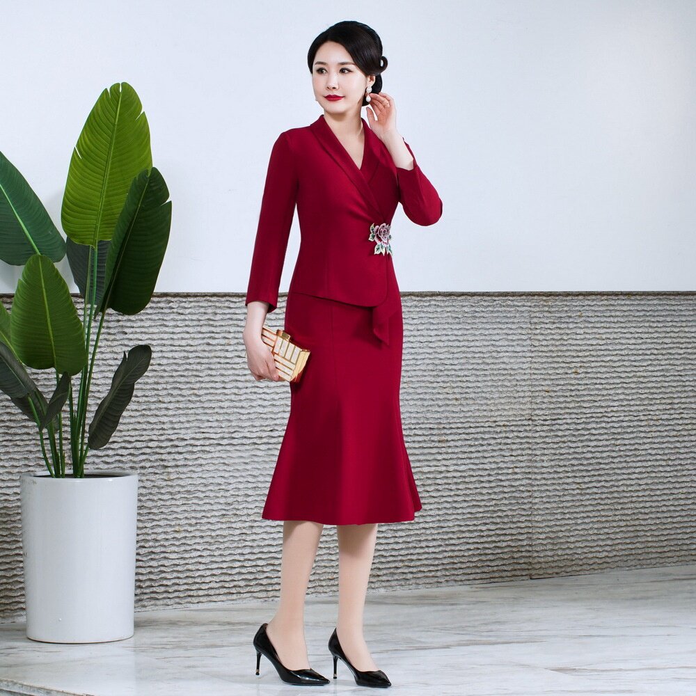 2026新款气质V领西装改良鱼尾收腰连衣裙中长款敬酒礼服酒红