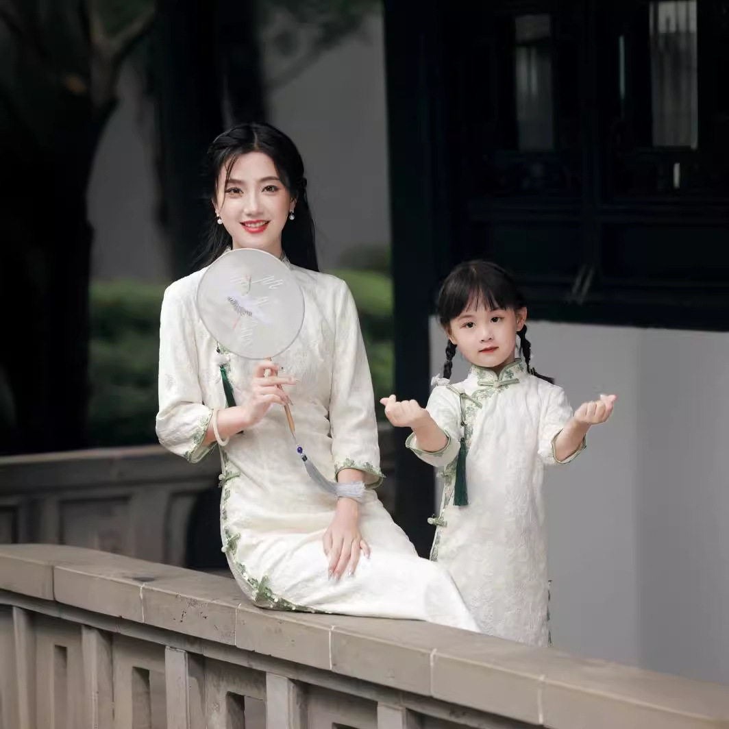 2026新款严选春季米白色女童改良旗袍蕾丝中国风母女装演出服