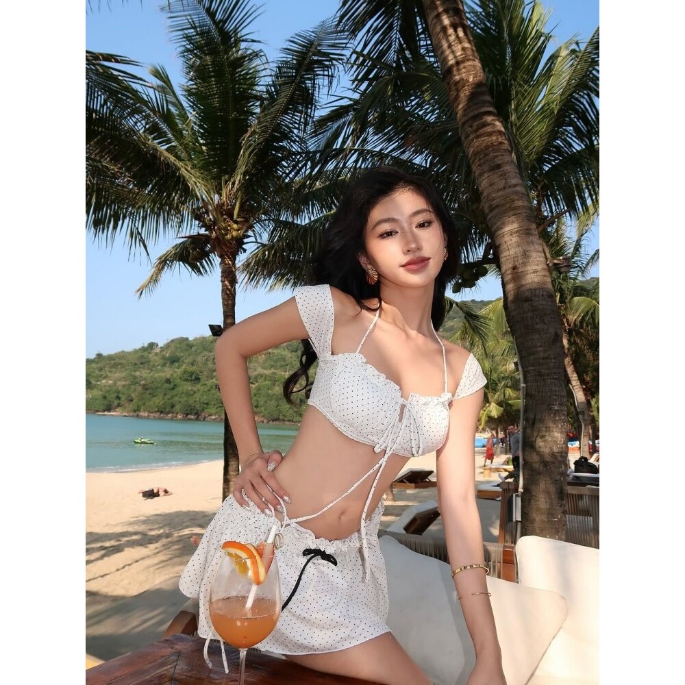 2026新款日韩泳衣女复古波点飞边系绳分体比基尼性感遮肚游泳衣女