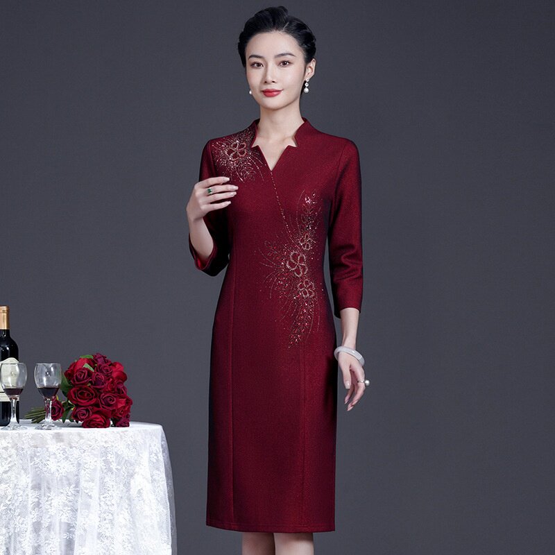 2026新款红色妈妈婚宴装晚礼服女感高端喜婆婆婚礼敬酒服