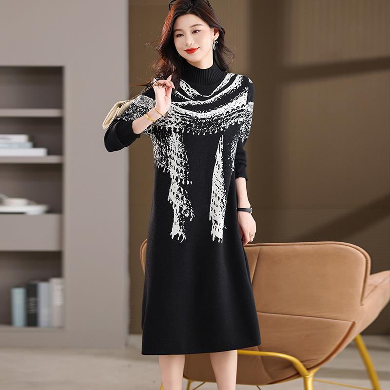 JOYIASS配大衣的内搭连衣裙女秋冬2025新款印花中长款半高领毛衣
