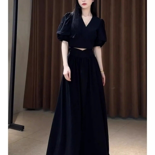 黑色V领连衣裙套装 赫本风轻奢高级感减龄 夏季 流行穿搭一整套法式