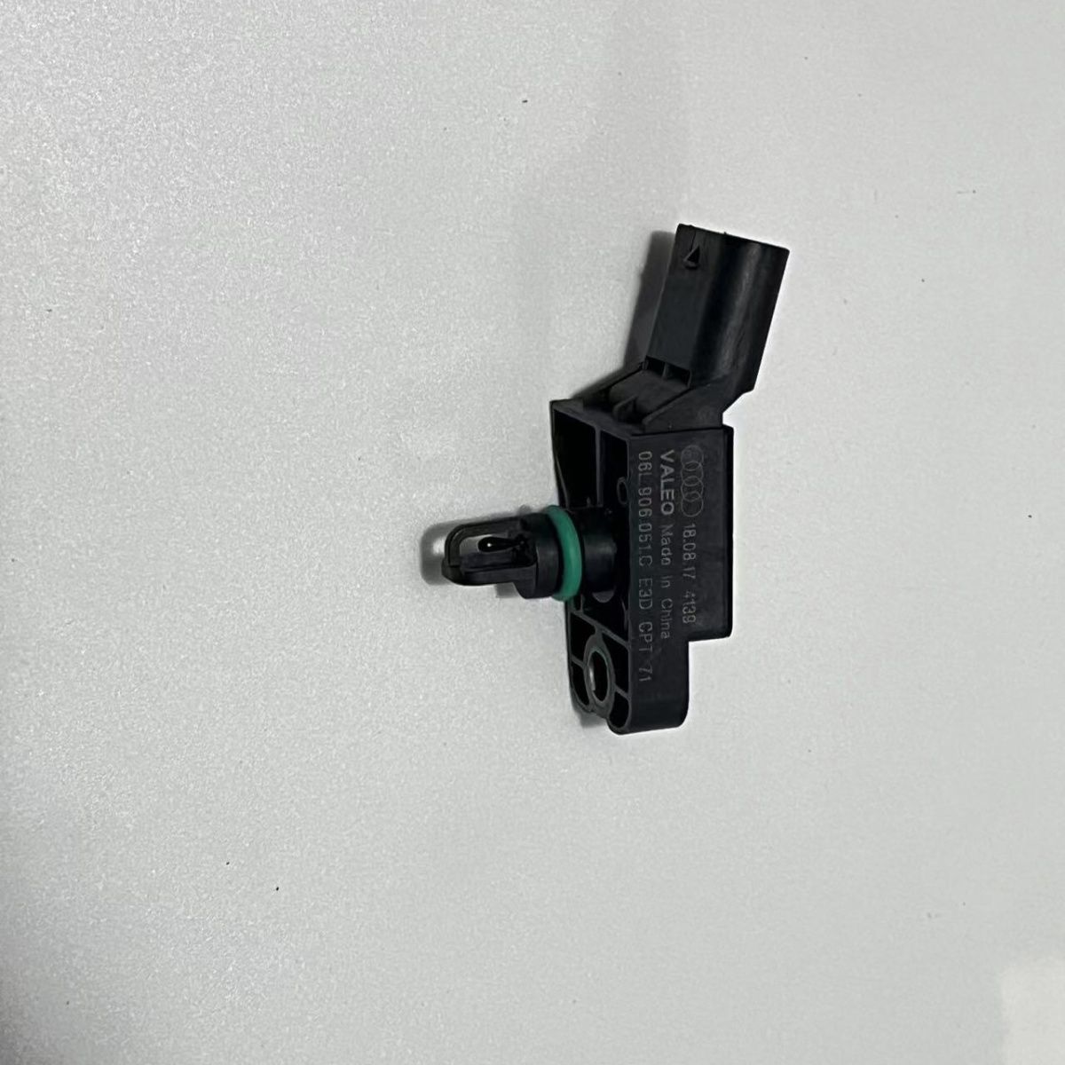 大众辉昂进气压力传感器进气支管传感器进气压力传感器06L906051C