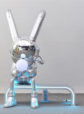 潮牌太空兔暴力熊kaws广场商场雕塑电镀卡通兔网咖酒吧KTV大摆件