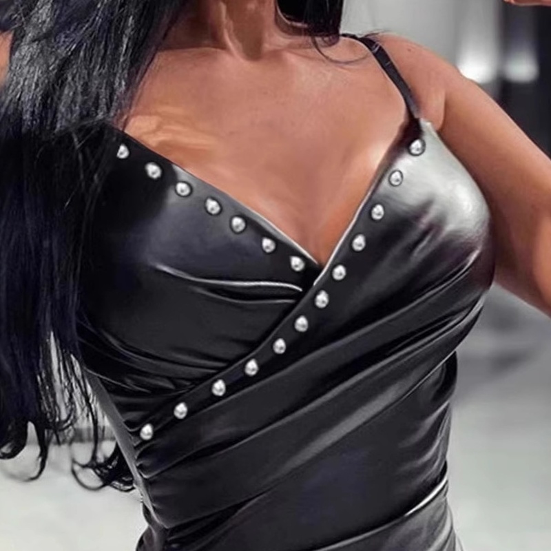 抓褶包裹紧身吊带皮裙 PU Spaghetti Strap Ruched Bodycon
