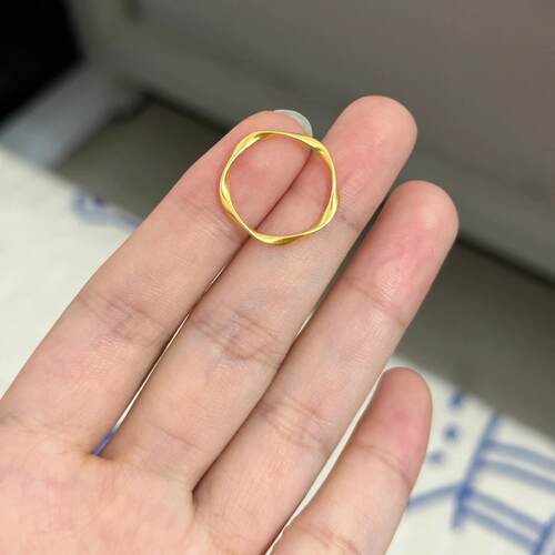 18k金色莫比乌斯环戒指仿真黄金