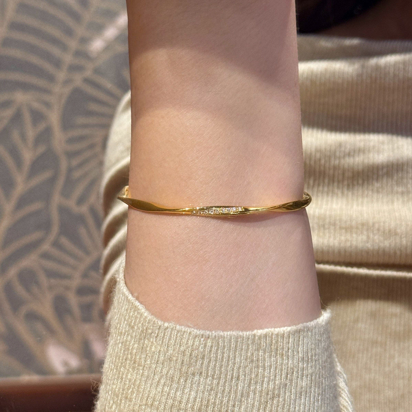 莫比乌斯环手镯女款2026新款轻奢小众精致手链叠戴高颜值闺蜜手饰