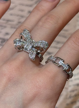 爆闪蝴蝶结马蹄扣戒指女轻奢高级