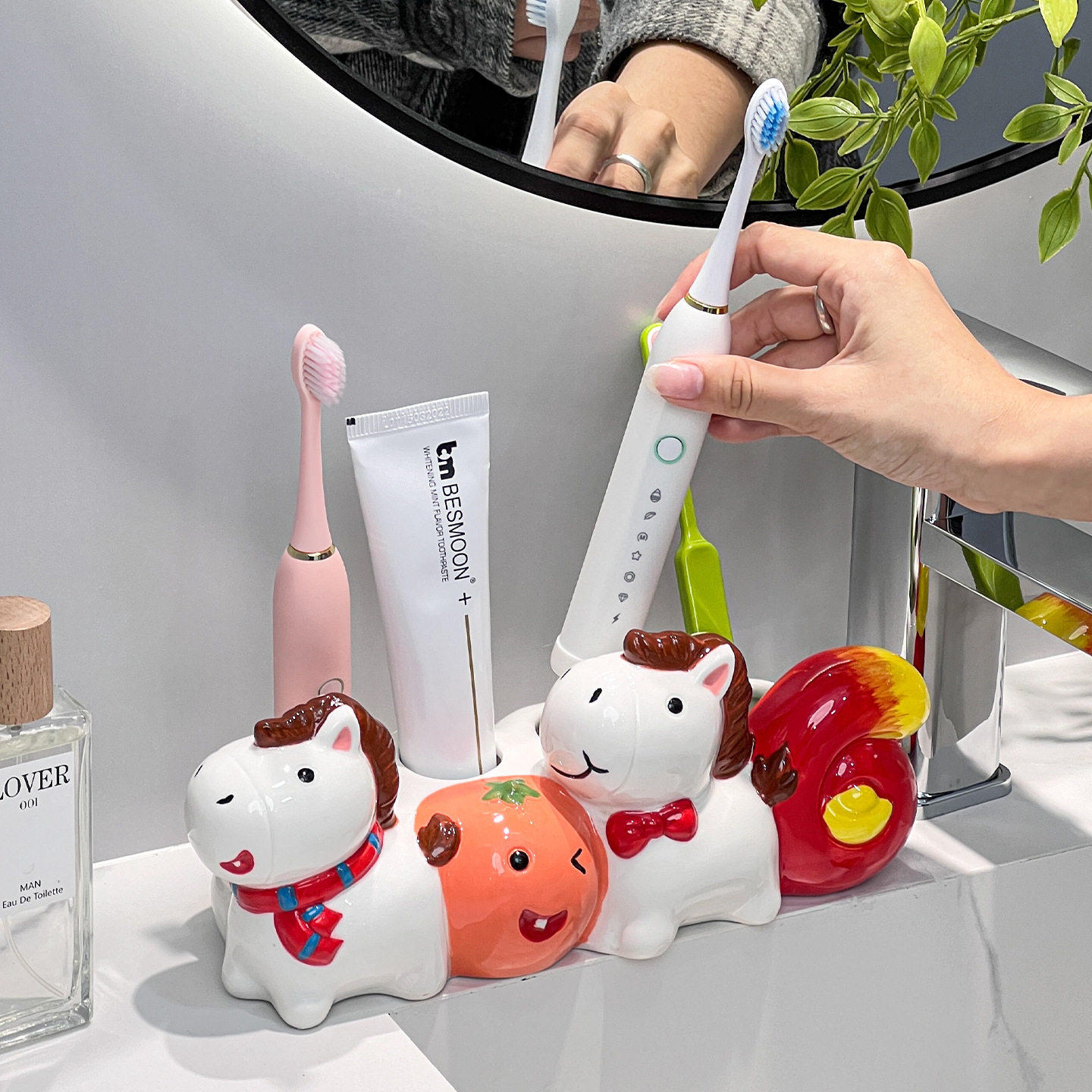 2026新款可爱小马牙刷架家用陶瓷电动牙刷置物架高颜值可沥水装饰