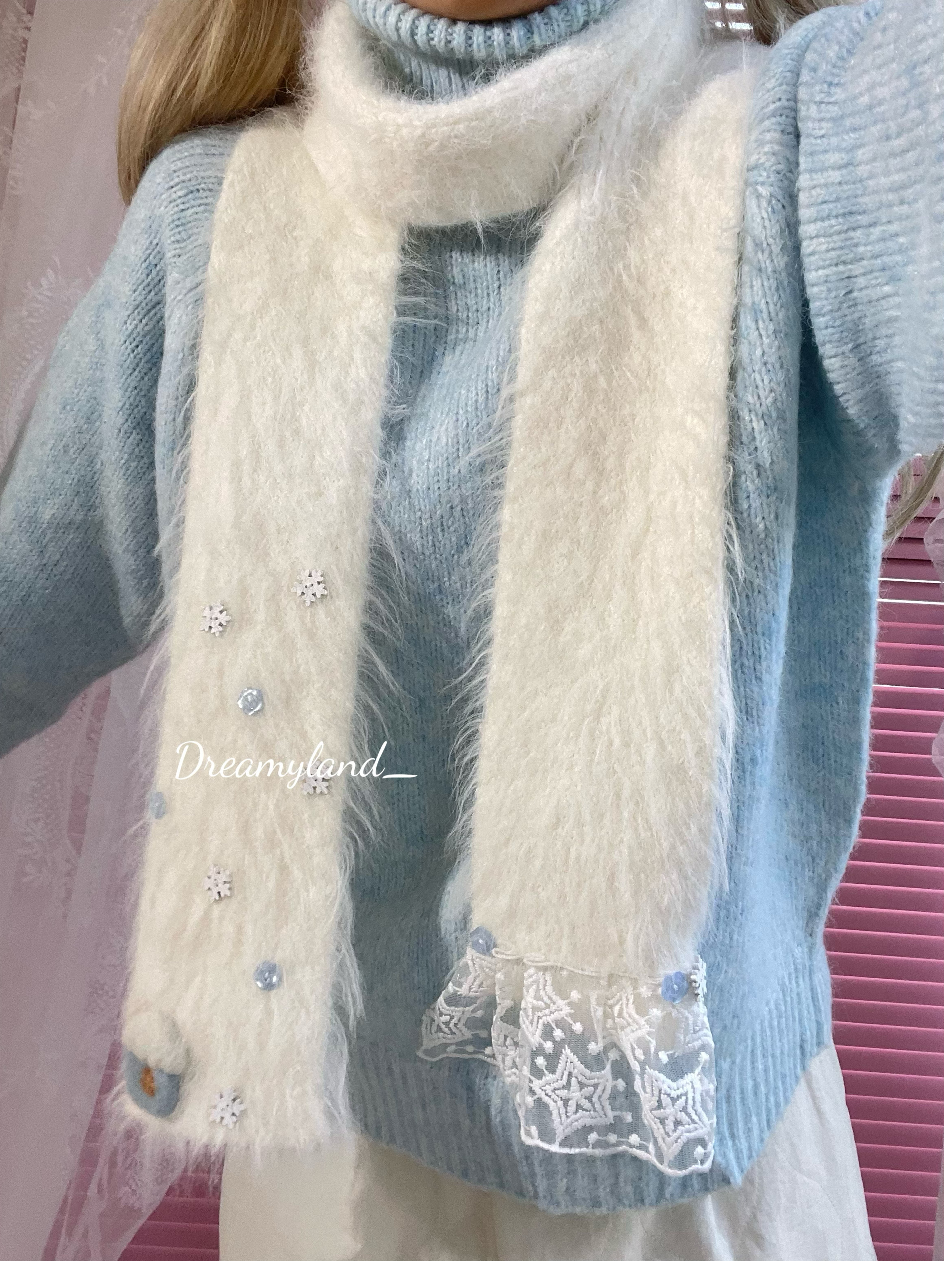 【现货】秋冬新款白色雪花毛绒长款针织纽扣细围巾少女百搭围脖