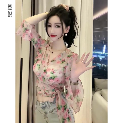 粉色碎花系带收腰V领衬衫女夏法式掐腰很仙的上衣超仙甜美小个子