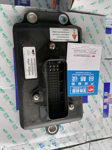 玉柴三立DCU原装厂天龙霸尿素泵控制器L6200－3823390B