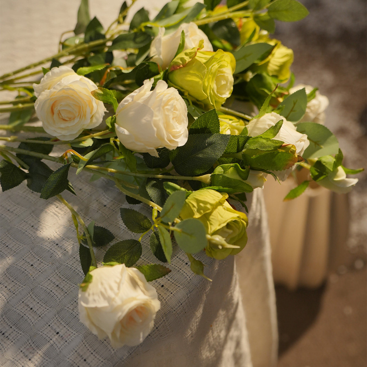 油画玫瑰仿真花白绿色清新3头绢布可水洗假花客厅轻奢风田园清新,家居饰品,仿真花/假花,淘宝优惠券,粉丝福利购,淘宝优惠卷