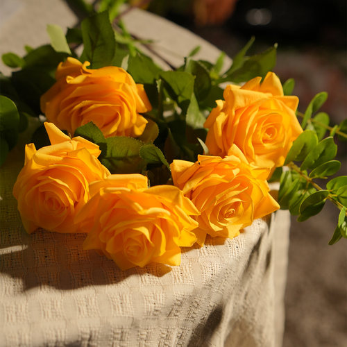 黄玫瑰 手感保湿多层大头仿真花餐桌花 春色系列玄关花高级感摆设