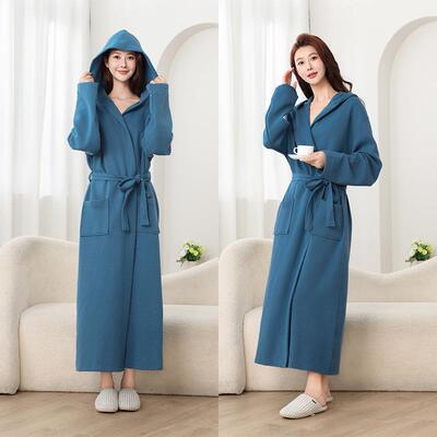 Extended hooded bathrobe made of cotton and absorbent