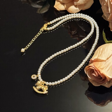 马上有钱碎碎冰鎏金木马珍珠项链