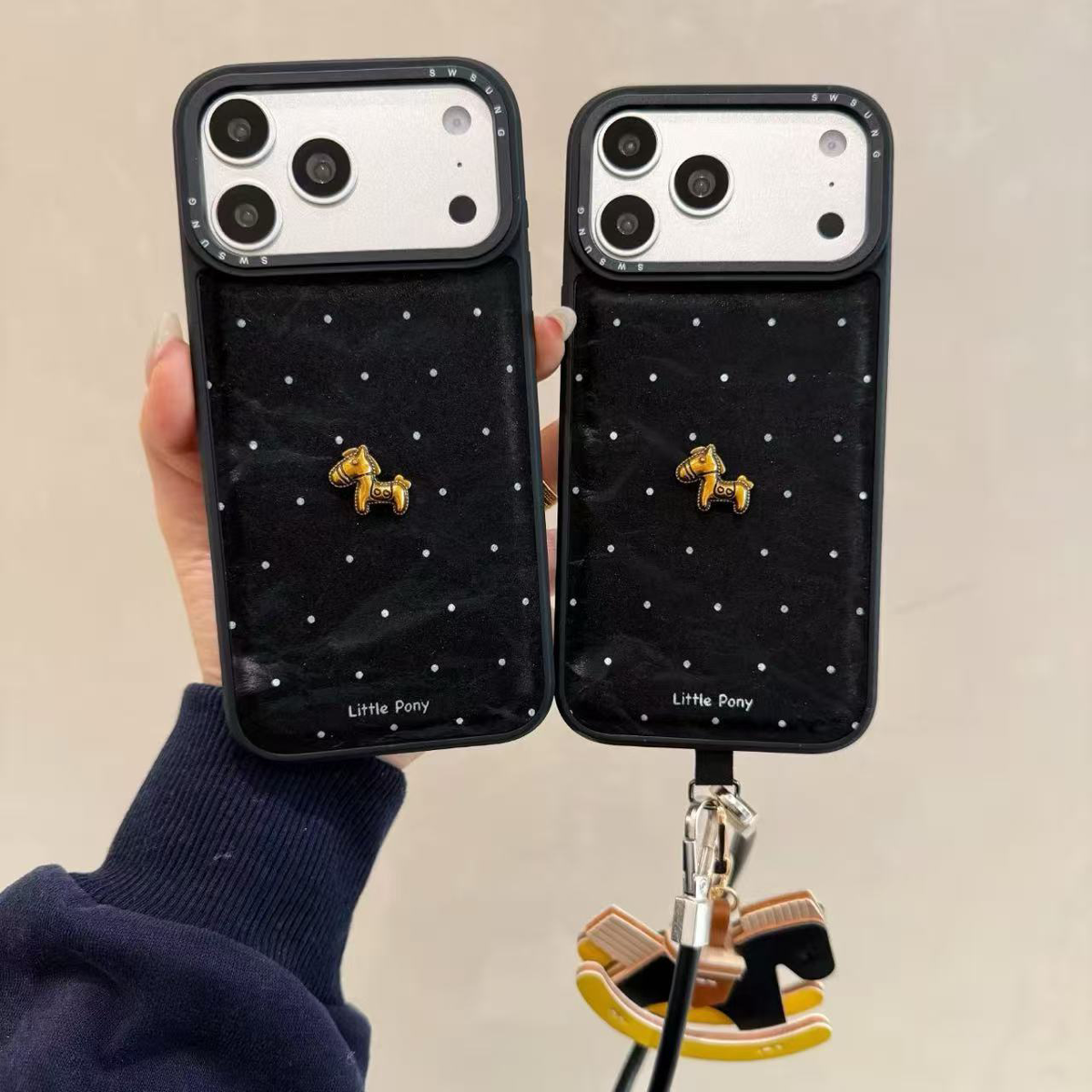 秋冬季黑色绒布波点立体小金马手拎皮绳适用于iphone17promax苹果14手机壳15新款16pro女13高级感17pm防摔套,3C数码配件,手机保护套/壳,淘宝优惠券,粉丝福利购,淘宝优惠卷